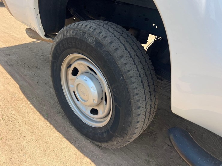 2016-ford-f250-xl-image-24