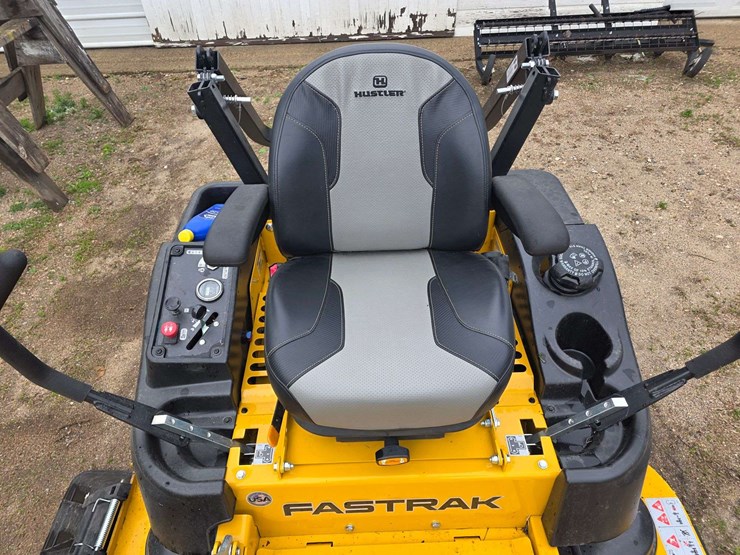 2021-hustler-fastrak-54-image-15