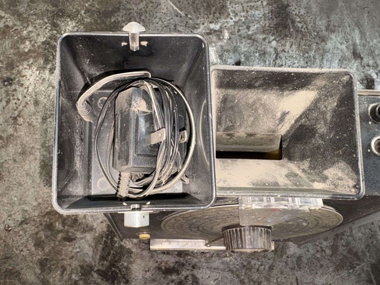 dole-300-grain-moisture-tester-image-4