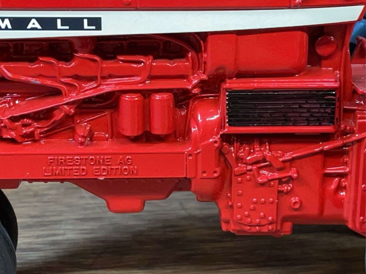 1/16-farmall-706-firestone-nib-ertl-image-11