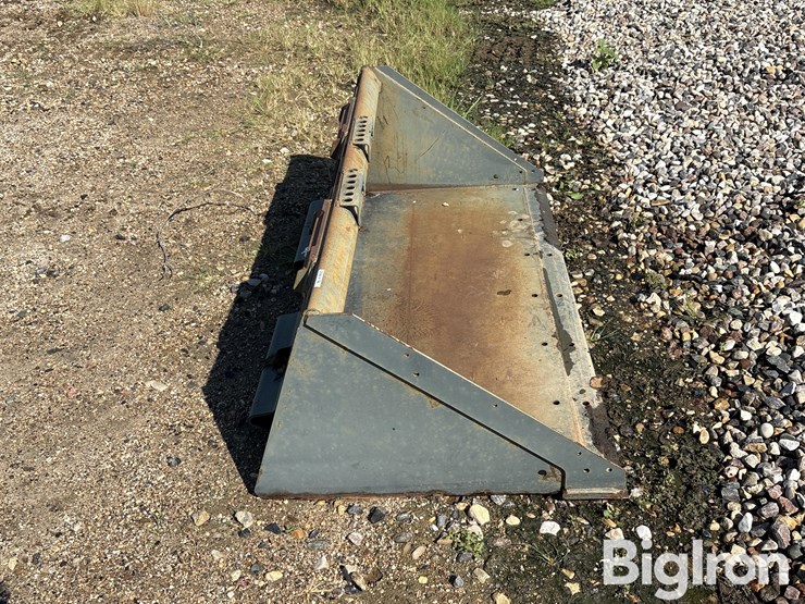 bobcat-68”-heavy-duty-skid-steer-bucket-image-4