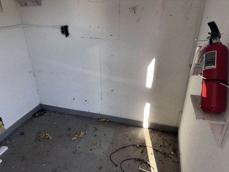 corn-dryer-shack,-on-skids,-100”x123”x102”-tall,-insulated,-32”-door,-a/c,-heat,-lights-image-11