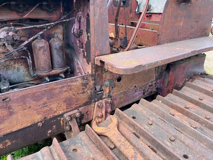 international-td14-crawler-image-6