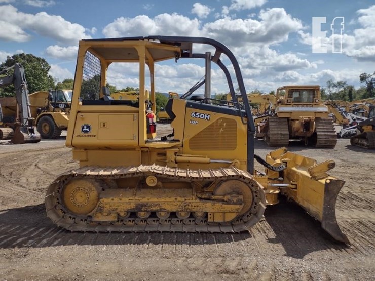 2004-deere-650h-image-3