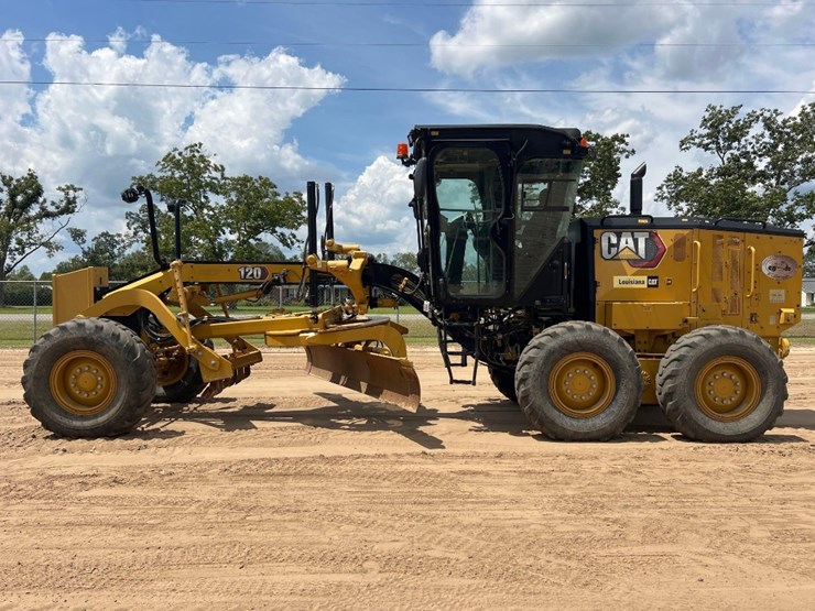 2020-caterpillar-120-image-1
