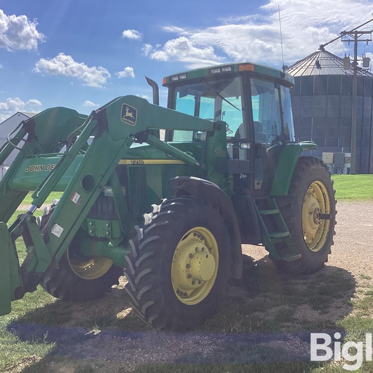 2000 JOHN DEERE 7210