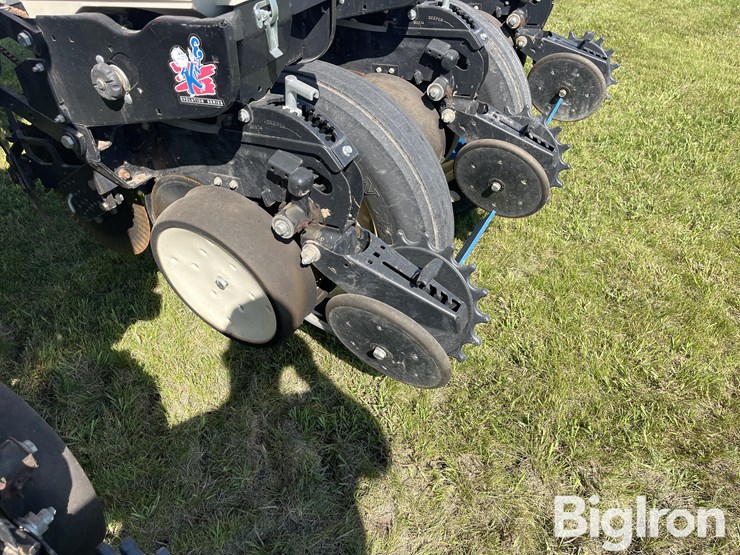 2015-kinze-3200-image-20