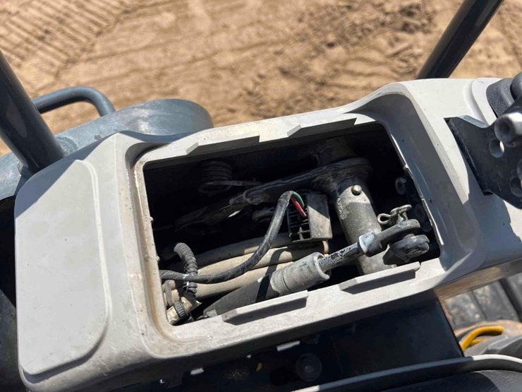2015-komatsu-pc35-image-38