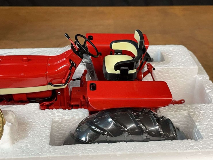 1/16-farmall-706-precision-nib-ertl-image-11