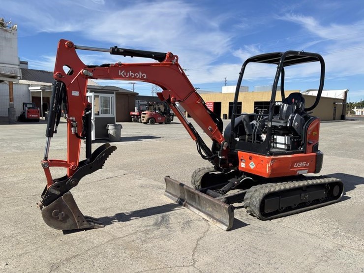 2021-kubota-u35-4-image-1