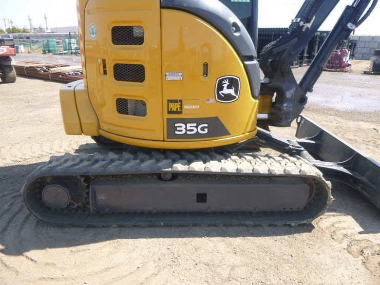2022-deere-35g-image-37