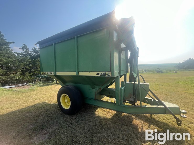 john-deere-400-image-11
