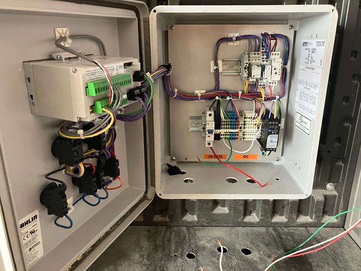 endress+hauser-meter/crane-control-valve/stainless-fittings/control-box-image-3