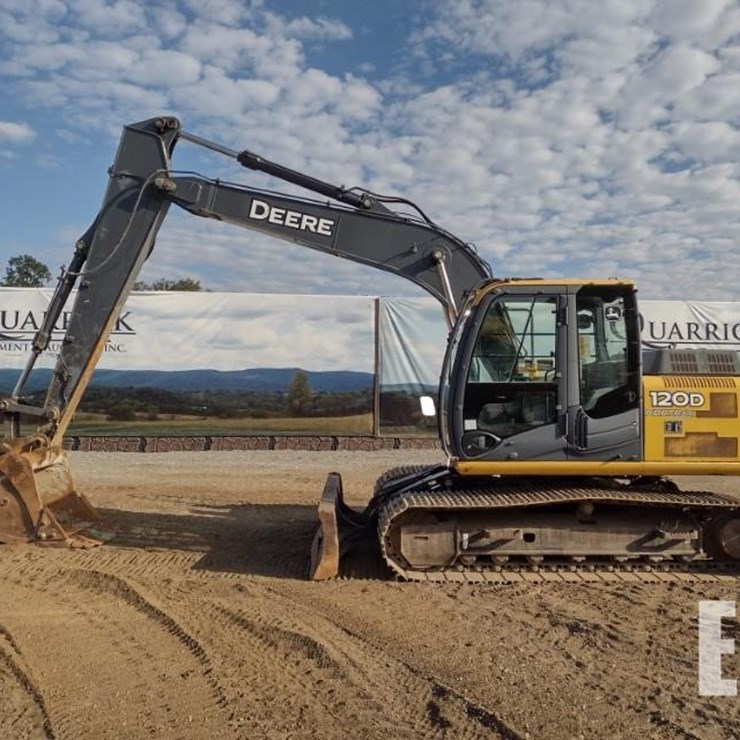 2010 DEERE 120D