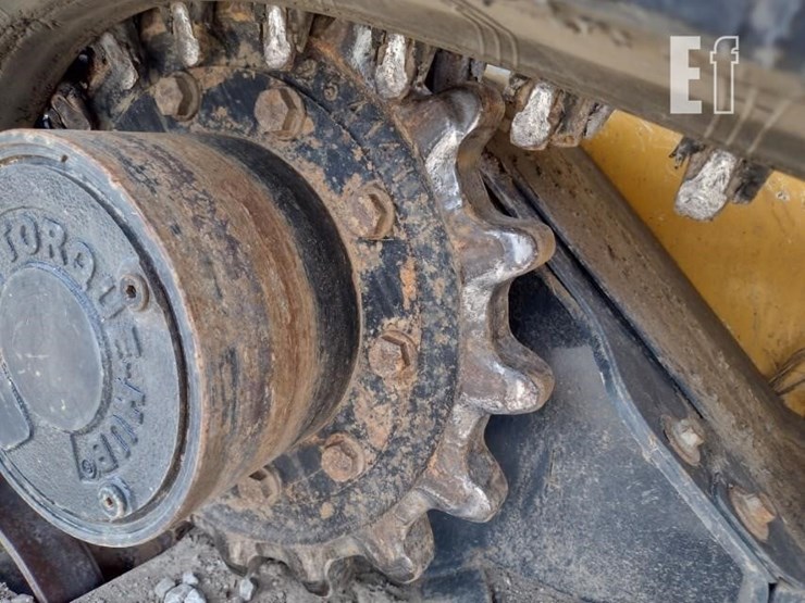 2022-deere-333g-image-29