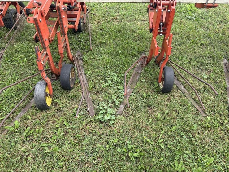 harriston-5000-12r22”-bean-knife,-with-front-tractor-dividers-image-17