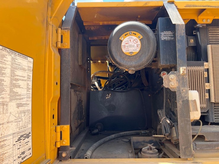 2008-deere-270d-lc-image-32