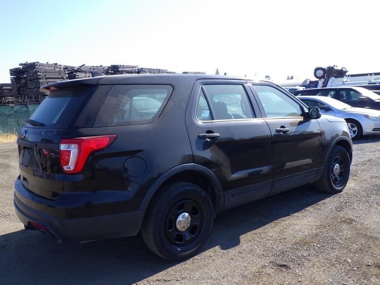 2017-ford-explorer-image-3