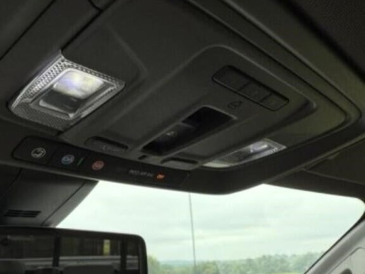 2019-chevrolet-silverado-image-12