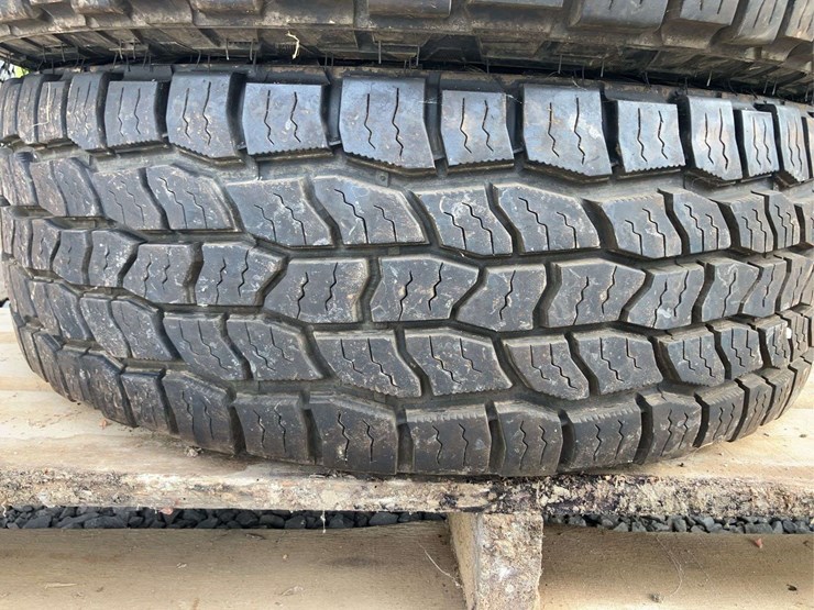 ford-6-bolt-rims-and-lt265/70r17-cooper-discover-at3-tires---set-of-4-image-8
