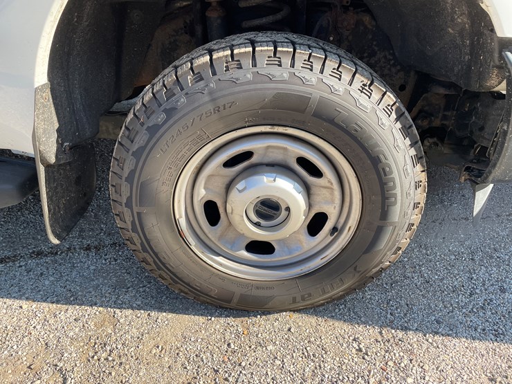 2016-ford-f250-xl-image-17