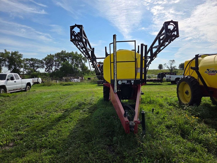 gregson-sprayer,-60’-boom,-adjustable-axles,-1000-gallon-tank,-100-gallon-rinse-tank,-12.4-x-38”-tir-image-3