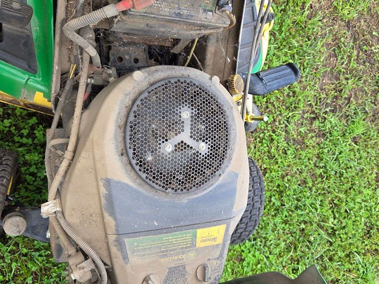 john-deere-320-image-3