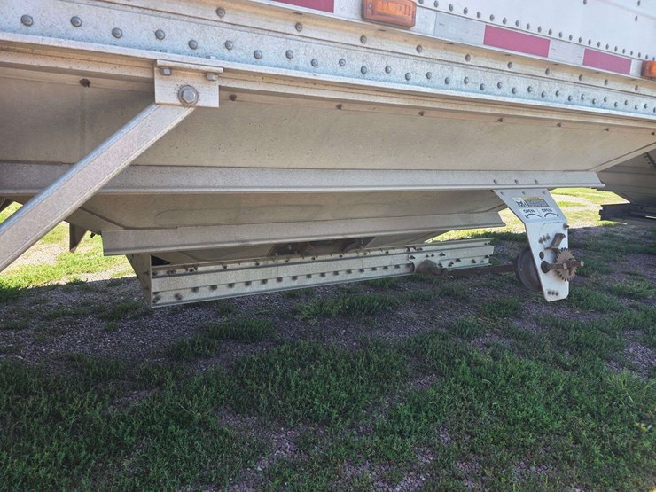 2013-wilson-50'-hopper-bottom-trailer,-84"-wide-with-102"-sides,-commodity-tubes,-ddl-triple,-electr-image-12