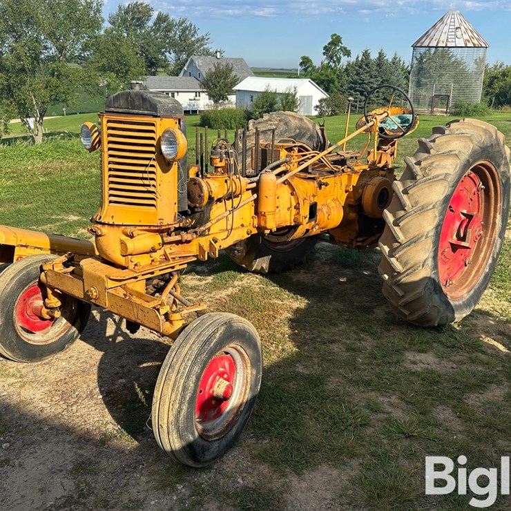 1947 MINNEAPOLIS MOLINE UTU