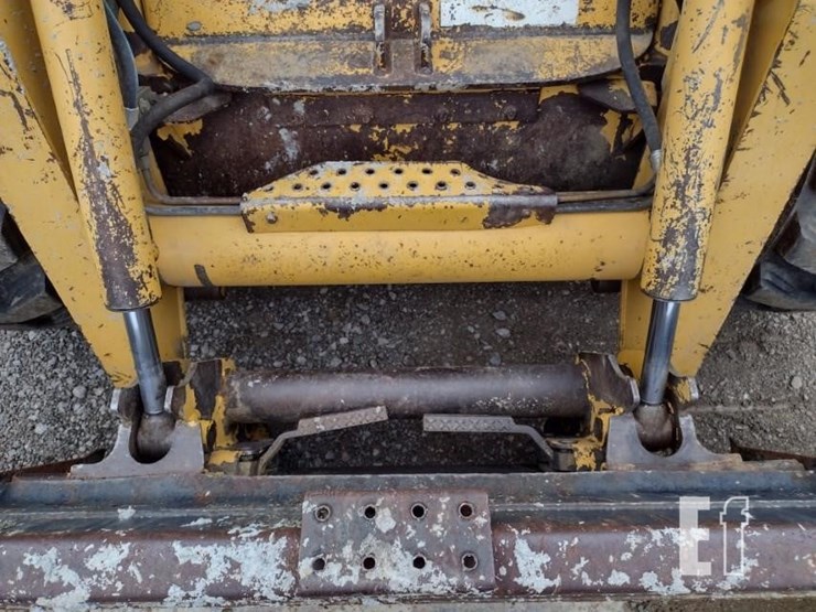 john-deere-270-image-14