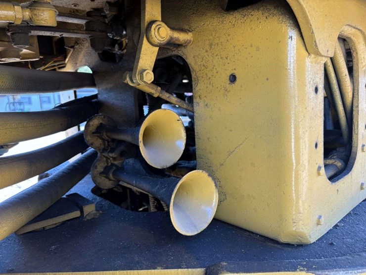 allis-chalmers-745-wheel-loader,-23.5-25-tires,-20-ply-fronts,-16-ply-rears,-115”-material-bucket,-w-image-24