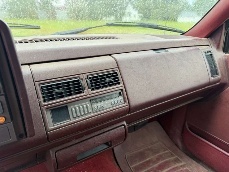 1993-chevrolet-silverado-image-27