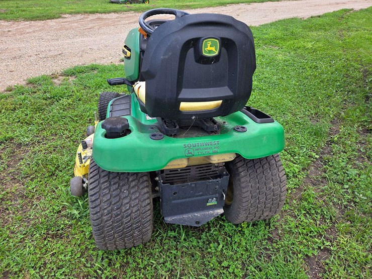 john-deere-320-image-7