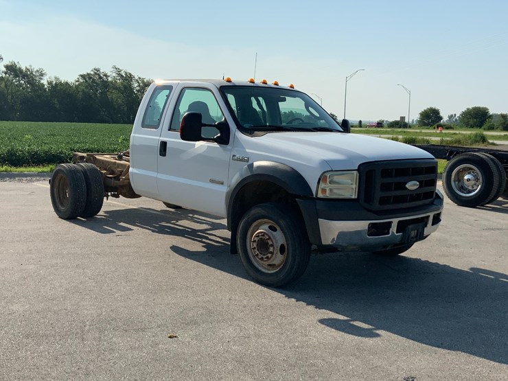 2005-ford-f450-xl-image-11