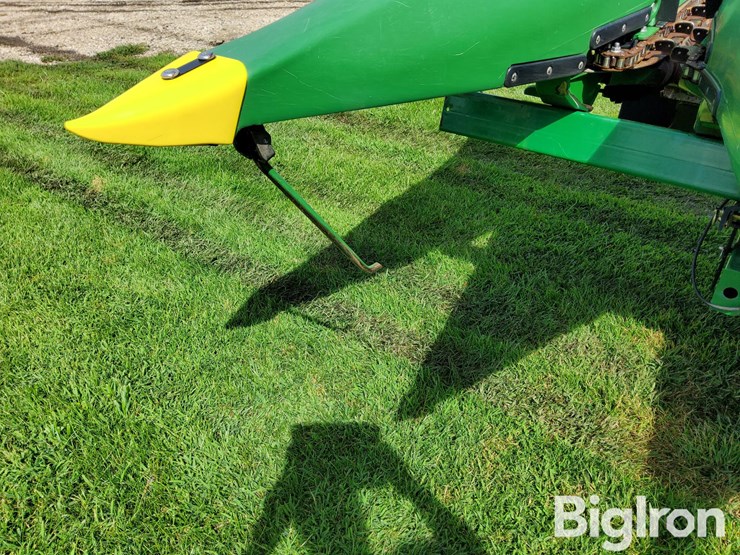 2021-john-deere-c12f-image-16