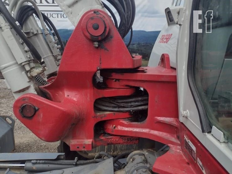 2022-takeuchi-tb290-image-25