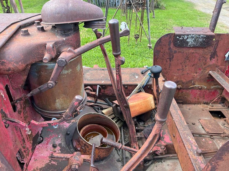 international-td14-crawler-image-10