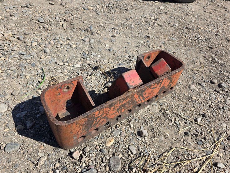 weight-bracket-off-a-66-series-international-tractor-image-6