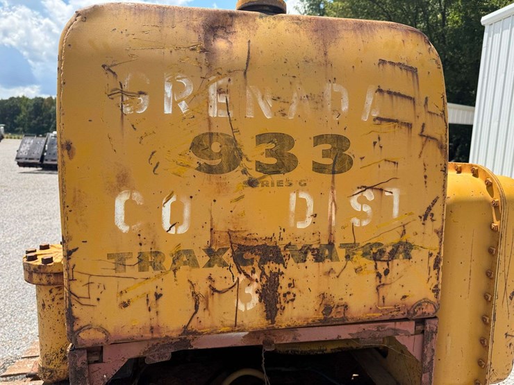 caterpillar-933-image-30