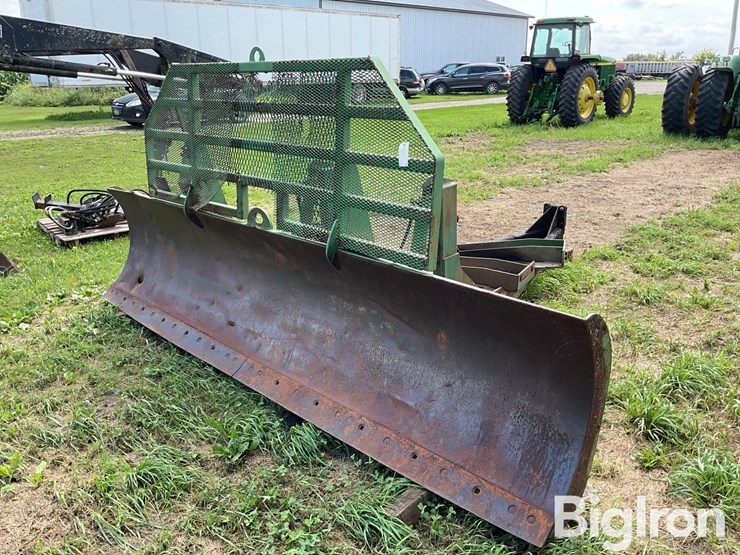 john-deere-12-image-1