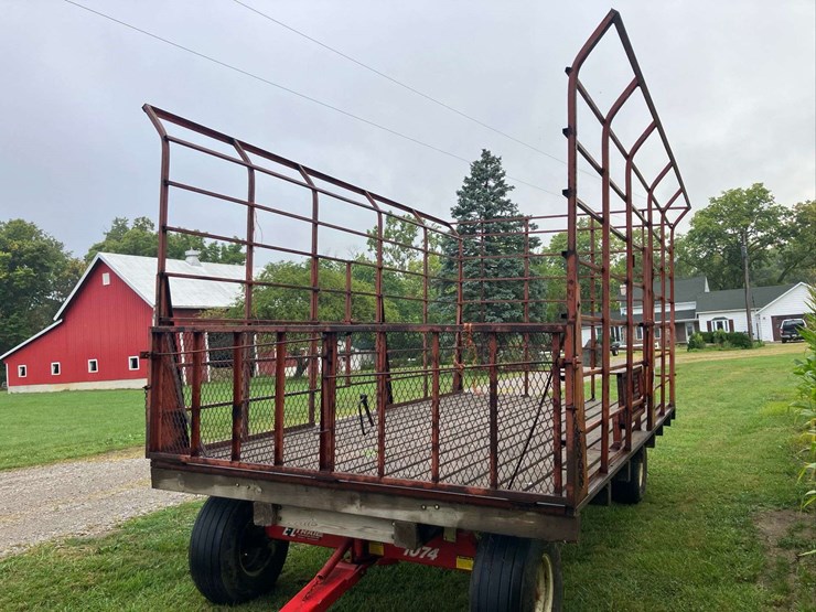 meyers-hay-wagon-with-ez-trail-running-gear-image-5