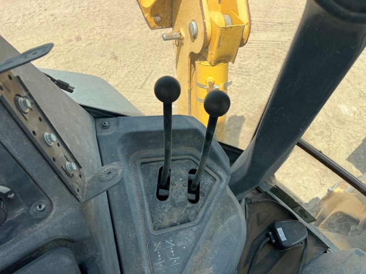 2012-deere-410k-image-38
