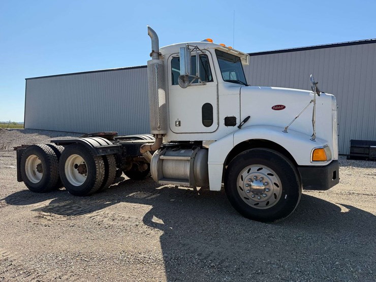 1997-peterbilt-385-image-9