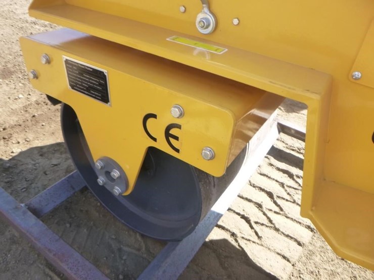 2025-sdlool-sl850-tandem-vibratory-roller-image-9