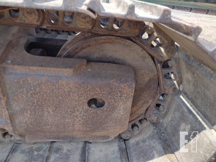 2011-komatsu-pc228us-lc-8-image-33