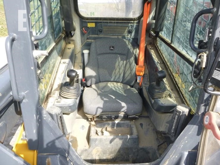 2023-deere-325g-image-11
