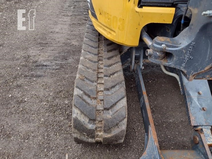 2022-deere-26g-image-41