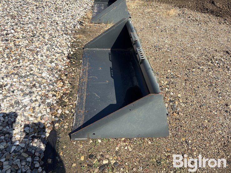 bobcat-68”-heavy-duty-skid-steer-bucket-image-8