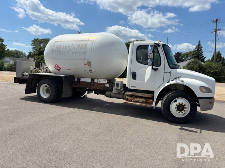 2006-freightliner-business-class-(dr12083)-image-16