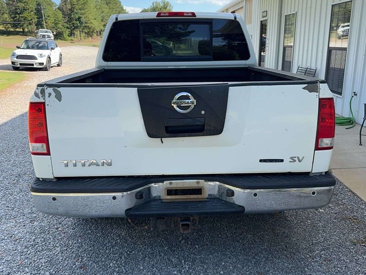 2012-nissan-titan-image-4